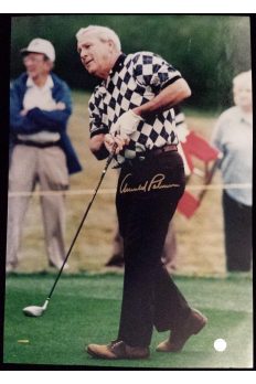 Arnold Palmer Signed 16x23 Photo Autographed Authenticated Brown pants