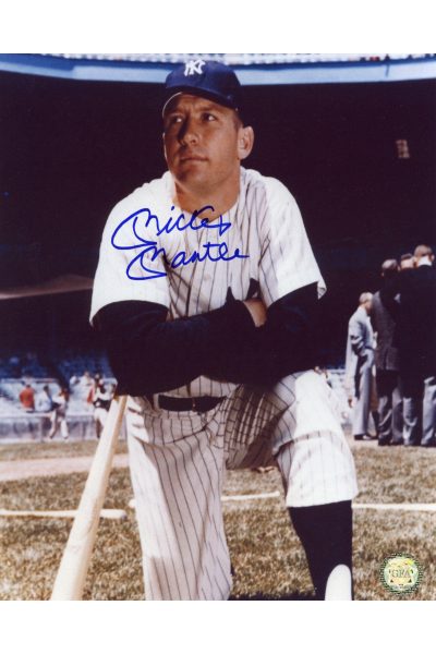 Mickey Mantle Signed 8x10 Photo Autographed Knelling on Deck