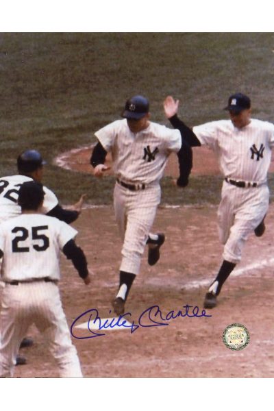 Mickey Mantle Signed 8x10 Photo Autographed Fielding at First base