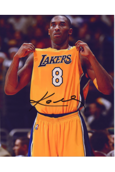 Kobe Bryant 8x10 Signed Autograph COA Lakers HOF Yellow Jersey Pulling